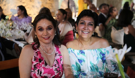  Evangelina Mora y Sonia Stanford.