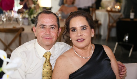  Alejandro y María Elena Fernández.