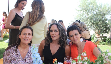  Damaris Navia, Berenice Cortez y Malula Sánchez.