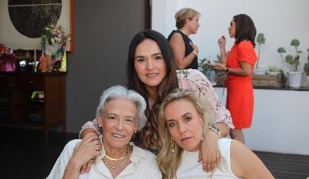  Victoria Labastida, Ana Paula Valdés y Mónica Torres.