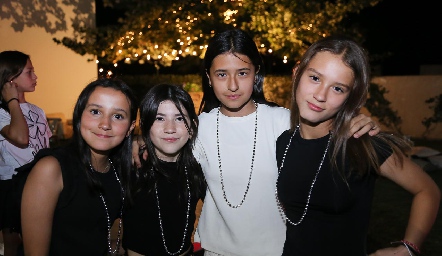  Sofía, Mariale, Natalia y Roberta.