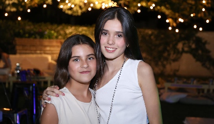  Alexa y Antonella.