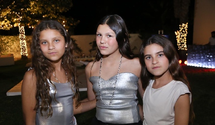  Katia, Maritere y Alexa.