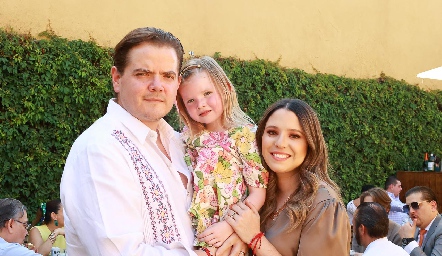  Jacinto Lárraga, Ana Joaquina Lárraga y Ceci Guevara.