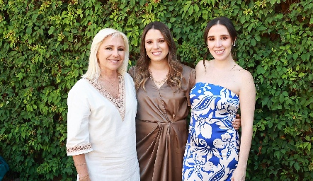  Laura Sierra, Ceci Guevara y Sofía Guevara.