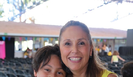  Santiago Castillo y Lucía Guerra.