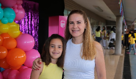  Valeria Cortés y Michelle Baeza.