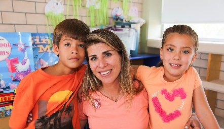  Sebastián Rosillo, Sofía Múzquiz y Carlota Rosillo.