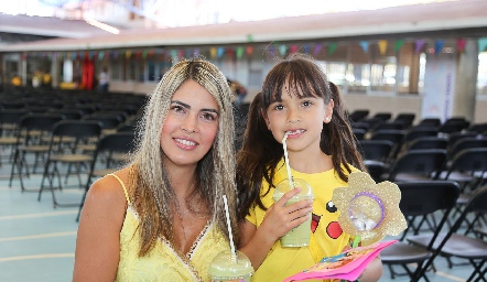  Mariana Berrones y Renata Cordero.