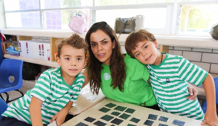  Diego Lozano, Sandra García y Pablo Lozano.