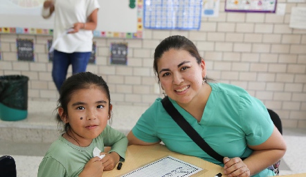  Marina y Samantha Noyola.