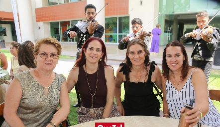  Mercedes, Claudia, Griselda y Sonia Reynoso.