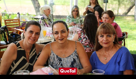 Rocío Gallegos, Tere Gallegos y Rocío Álvarez.