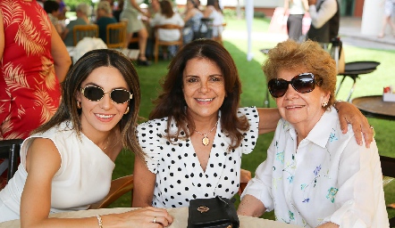  Adri de la Maza, Paty Silos y Chayito Díaz de Léon.