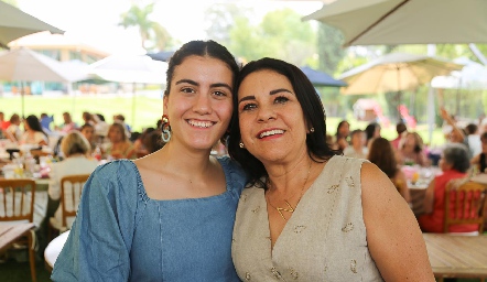  Ana Elena Martínez y Nena Lomelí.