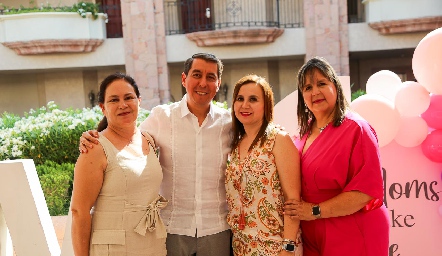  Martha Sano, Víctor Martínez, Mari Paz Rivas y Estela López.