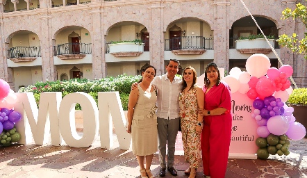  Martha Sano, Víctor Martínez, Mari Paz Rivas y Estela López.