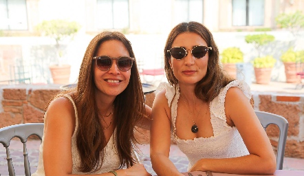  Ana Luisa Díaz de León y Lourdes Orozco .