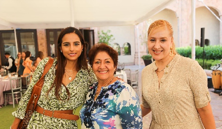  Lili Villalobos, Mercedes Hernández y Fabiola Ramos.