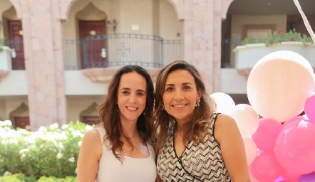  Gloria Mojarro y Carla Palacios.
