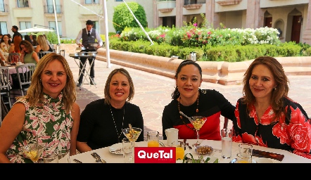  Leila Orts, Daniela Sousa, Carla Buendía y Tere Orozco.