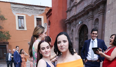  Ana Sofía Patiño y Mariana Acebo.