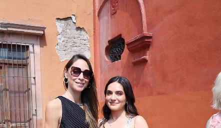  Regina Garza y Luisa Ramírez.