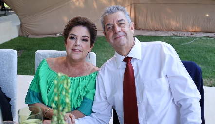  Vicky Granados y Ronald Carson.