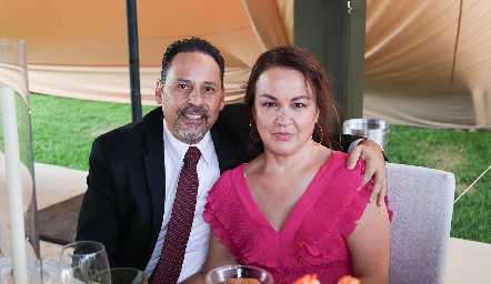  Edgardo y Verónica de Alba.
