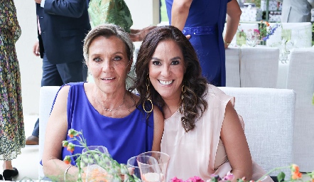  Lucía Gárate y Delia Iduarte.