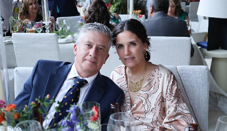  Jorge Gómez y Claudia Martínez.
