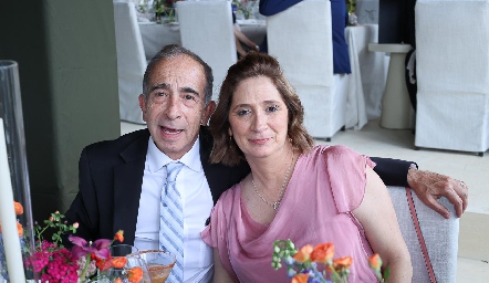  José y Mónica Medilch.