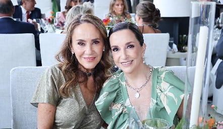  Pili y Liliana.