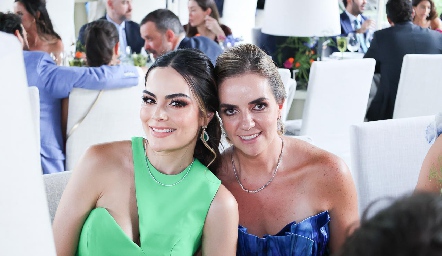  Ximena Navarrete y Rocío Muriel.