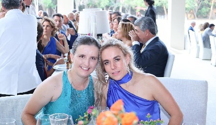  Sofía y Mónica Torres.
