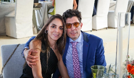  Regina Garza y Edi Ramírez .