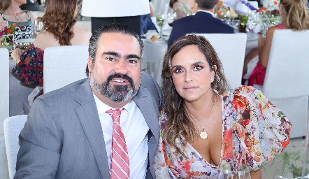  Juan José Leós y Paty Estrada.