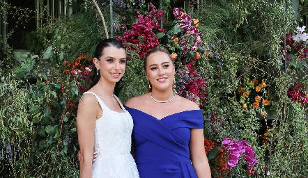  Isa y Luz María Gaviño.