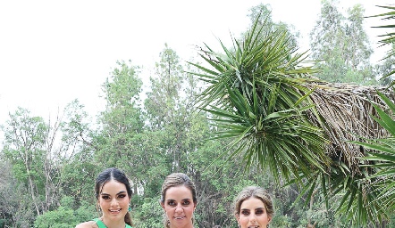  Ximena Navarrete, Rocío Muriel y Begoña Muriel.