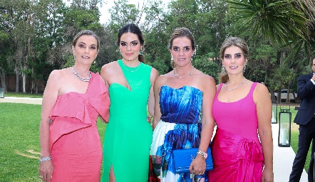  Charo Valladares, Ximena Navarrete, Rocío Muriel y Begoña Muriel.