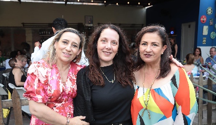  Mónica Álvarez, Ale de la Maza y Marcela Aranda.