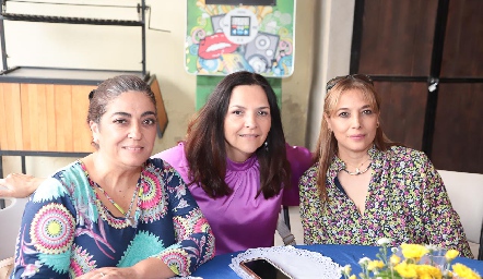  Verónica Pedroza, Gabriela Betancourt y Laura Llanas.