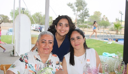  Yamel Zarur, Leticia Hernández y Yamel Cano.