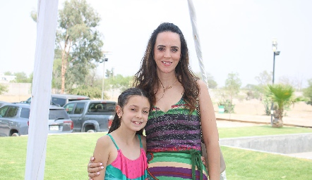  Sofía Ledezma y Gloria Mojarro.