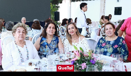  Teresa Martínez, Tere Viramontes, Raquel González y Adriana Enríquez.
