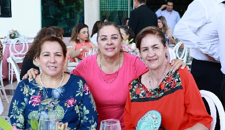  Adriana Enríquez, Silvia Esparza y Ana Villalobos.