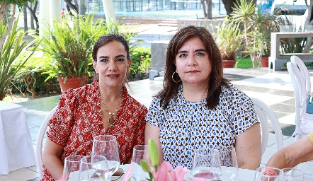  Alejandra Arévalo y Gabriela Arévalo.
