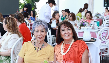  Tere Salas y Rosario Fuentes.