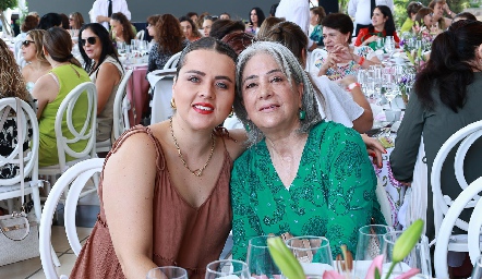  Norma Garza y Norma Lozano.