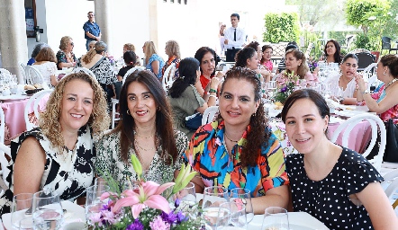  Bárbara Benavente, Vanessa Galarza, Alejandra León y Fantina Ávila.